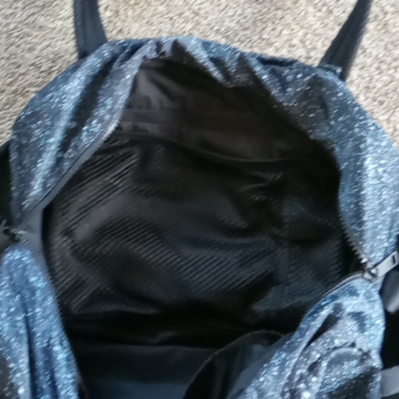 Lululemon Everywhere Duffel In Mineralized Multi Color  27L - Picture 6 of 16